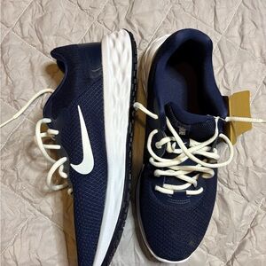 Size 8.5 NIKE Revolution 6 Next Nature Midnight Navy Blue And White DC3728-401
